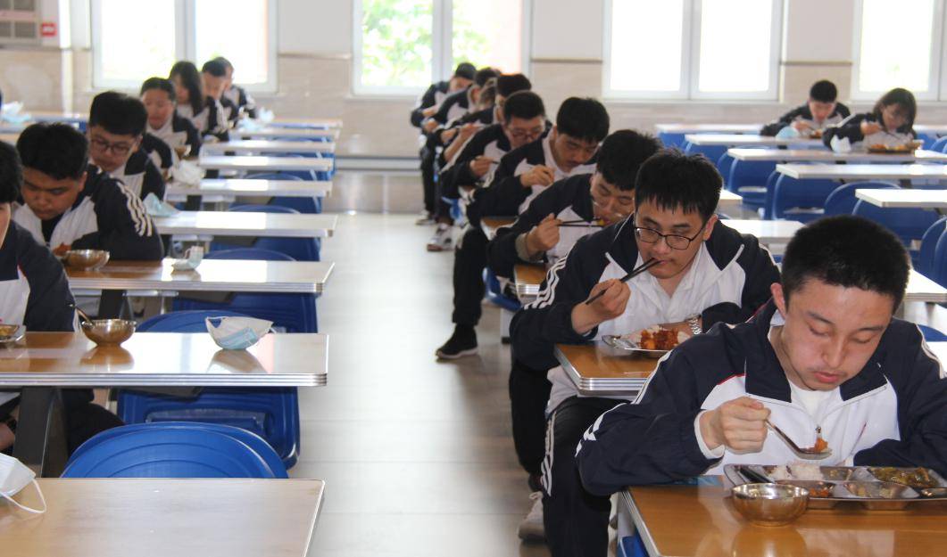 浑南区沈阳市第51中学: 举全校之力 聚全校之智 筑牢师生安全防线