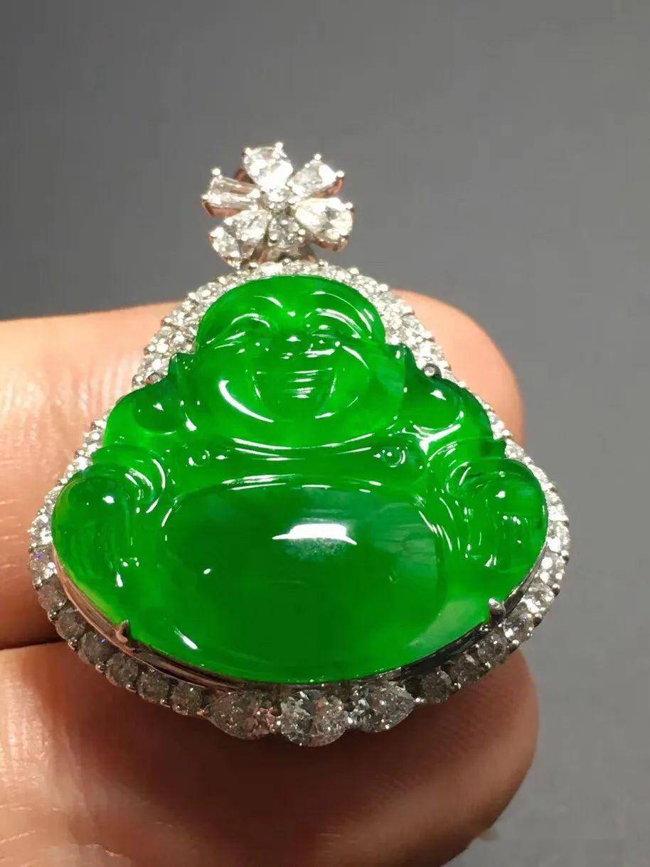 翡翠欣赏丨冰种正阳绿佛公吊坠五位数