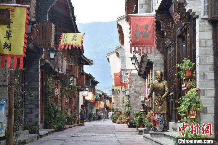 小镇何以炼成"中国古建筑工匠之乡"?精于工 匠于心