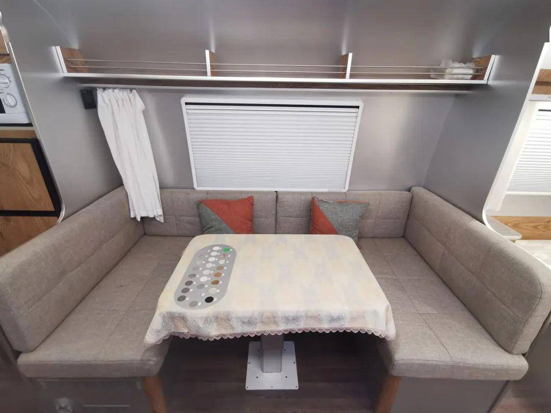 67710上海房车展全铝车身的星舟二号房车集豪华配置与科技外观于