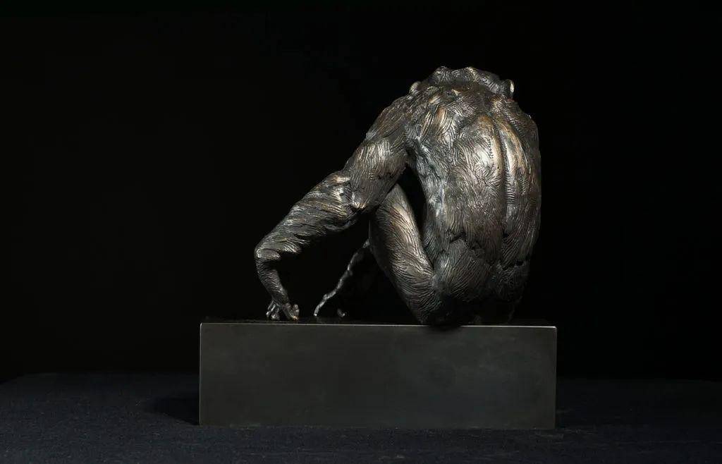 力量与气魄adammatano动物雕塑