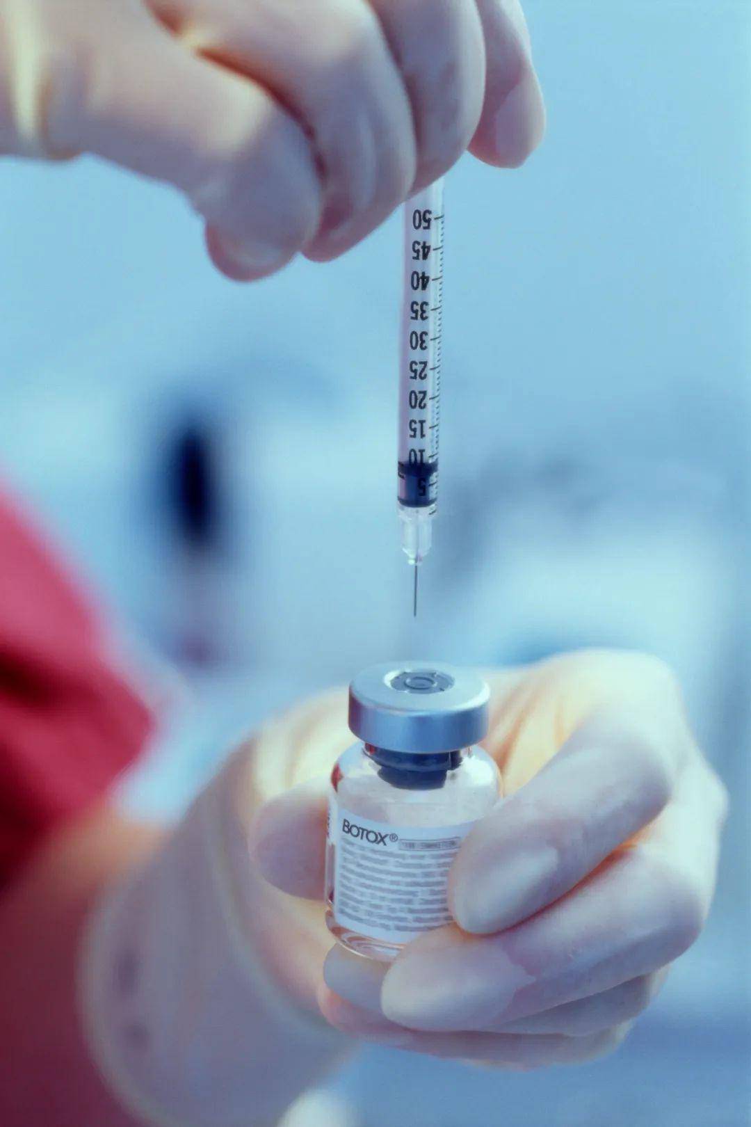 患者注射过期药后死亡,他为此进医院.