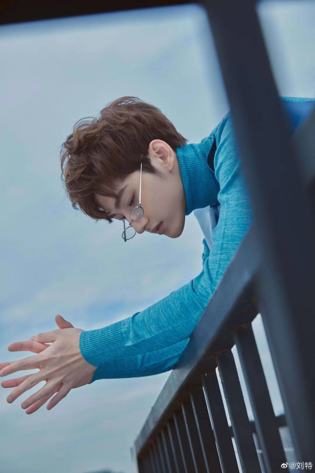 这位长腿年下帅霸总,你成功引起我的注意了!_刘特