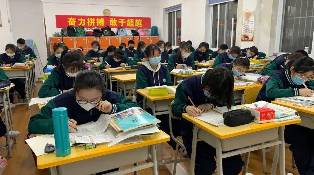 佰圣高中开设自主管理课程半年孩子的变化让家长瞠目结舌