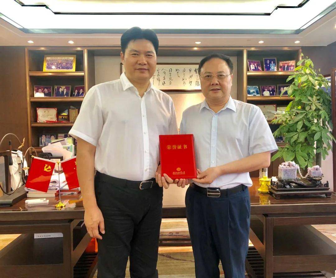 郭健辉,伊漫宇伉俪捐赠200万元设立学科建设发展基金