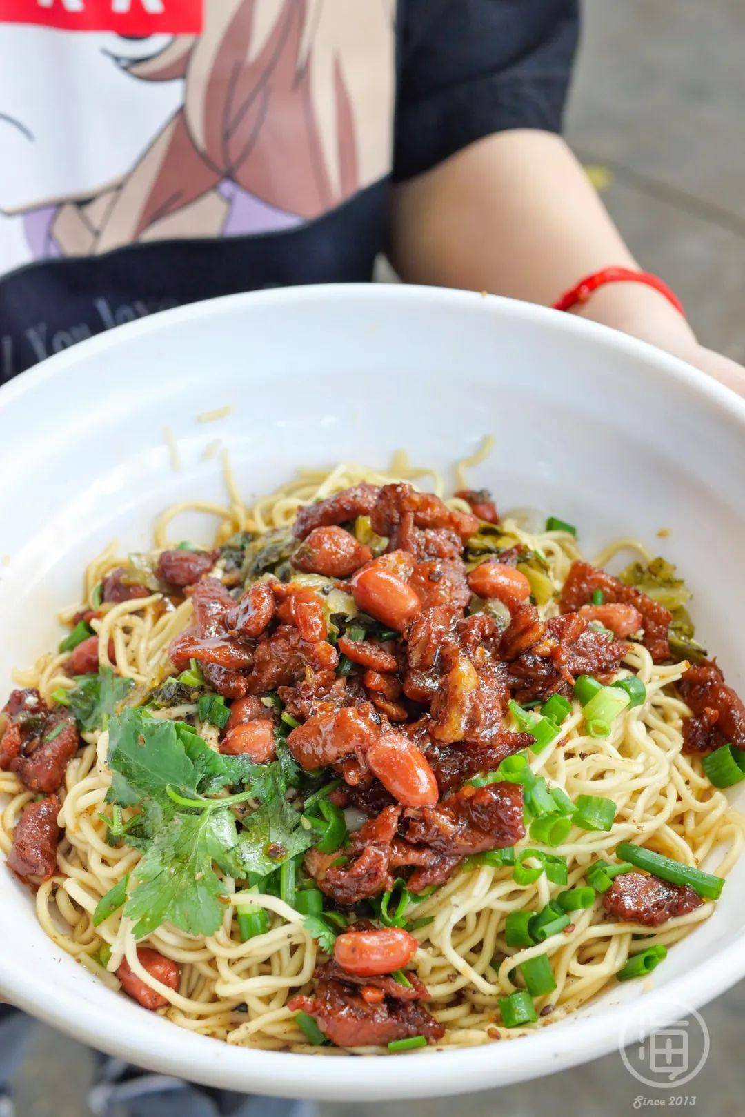 吃了15年的牛腩腌面凌晨5点就开摊