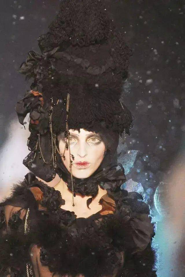 john galliano丨重温"海盗爷"的极致浪漫