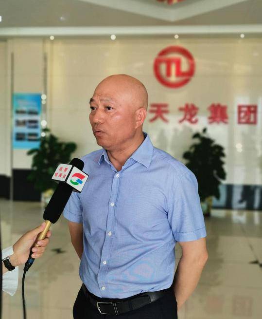 天龙集团董事长冯毅为打工者发声这样的全国人大代表我喜欢