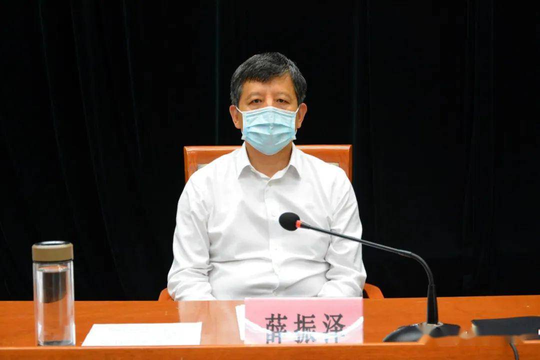 薛振泽要求,要做到依法搬迁,廉洁搬迁,和谐搬迁.