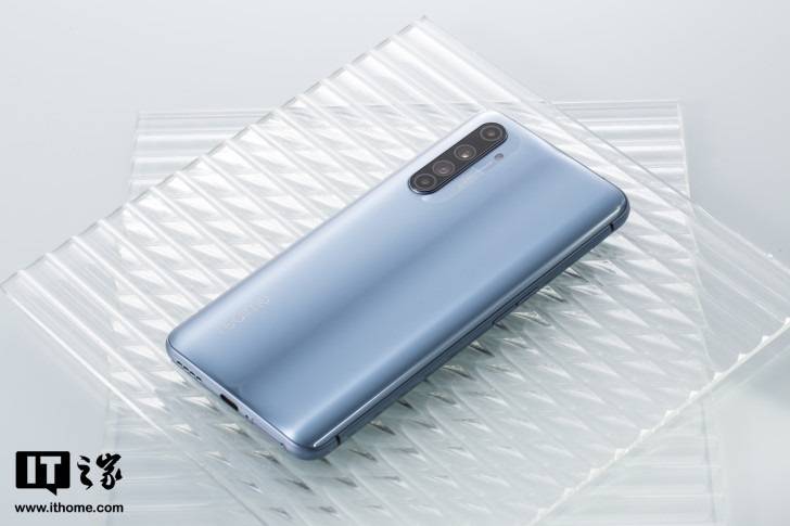 【it之家开箱】realme真我x50 pro玩家版光速银图赏