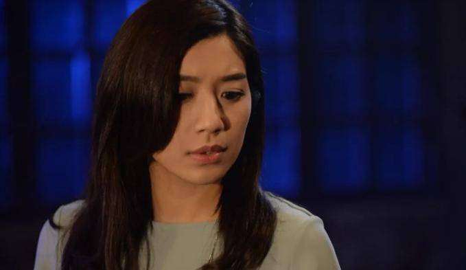 黄智雯在《降魔的》中分别饰演急症室医生庄芷若及魔(salvia).