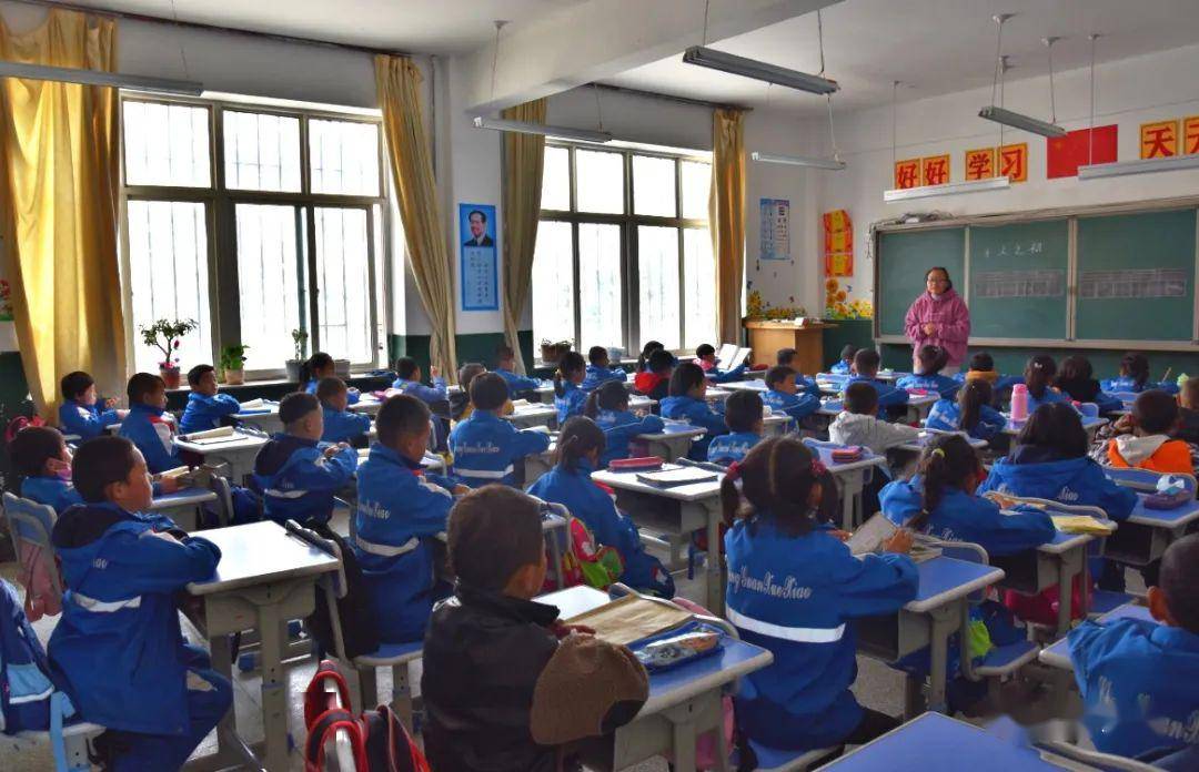 玛曲县城关九年制学校共有学生661名,其中少数民族学生占全校67%