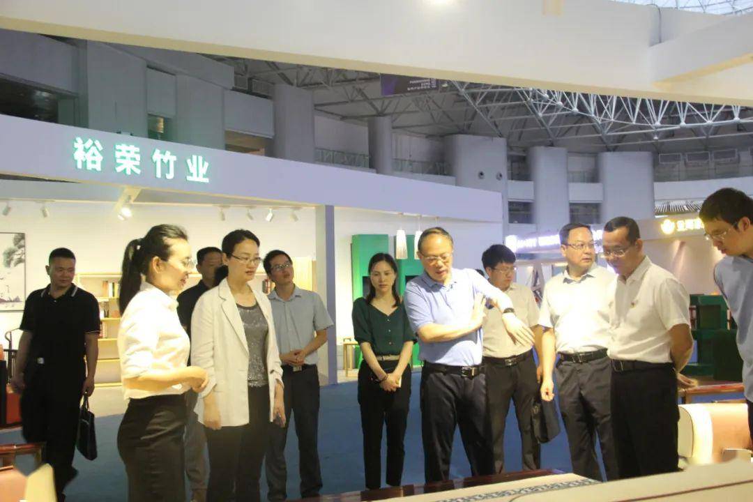 江西省退役军人事务厅张勇副厅长调研南康家具产业