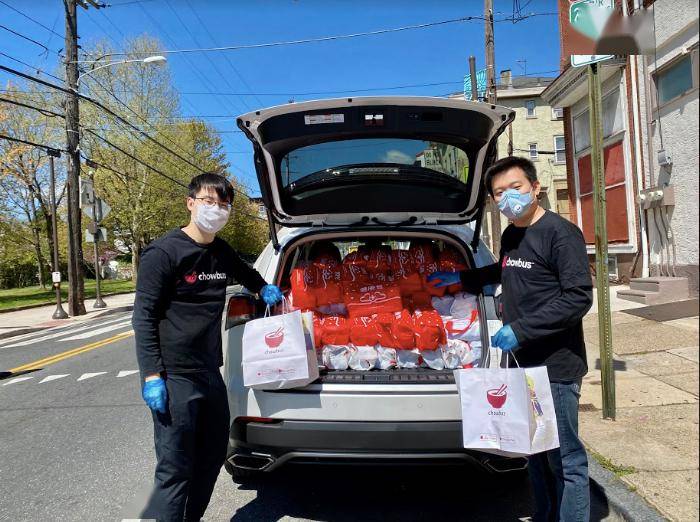 新冠疫情期间chowbus爱心午餐送达医护人员召集捐募近3000