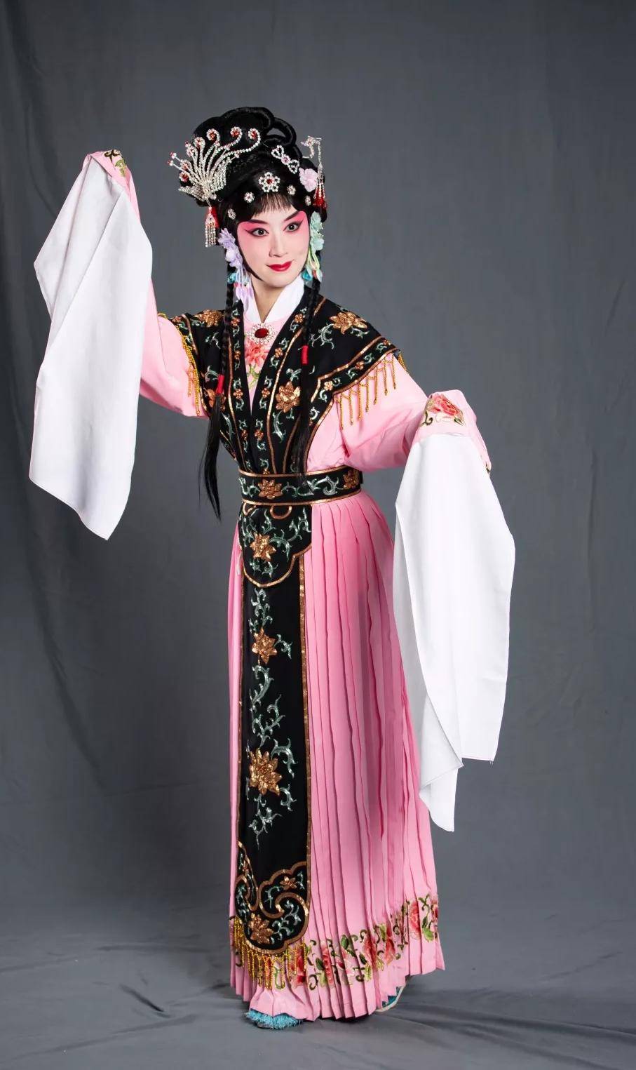 为什么戏曲演员的身形可以那样美