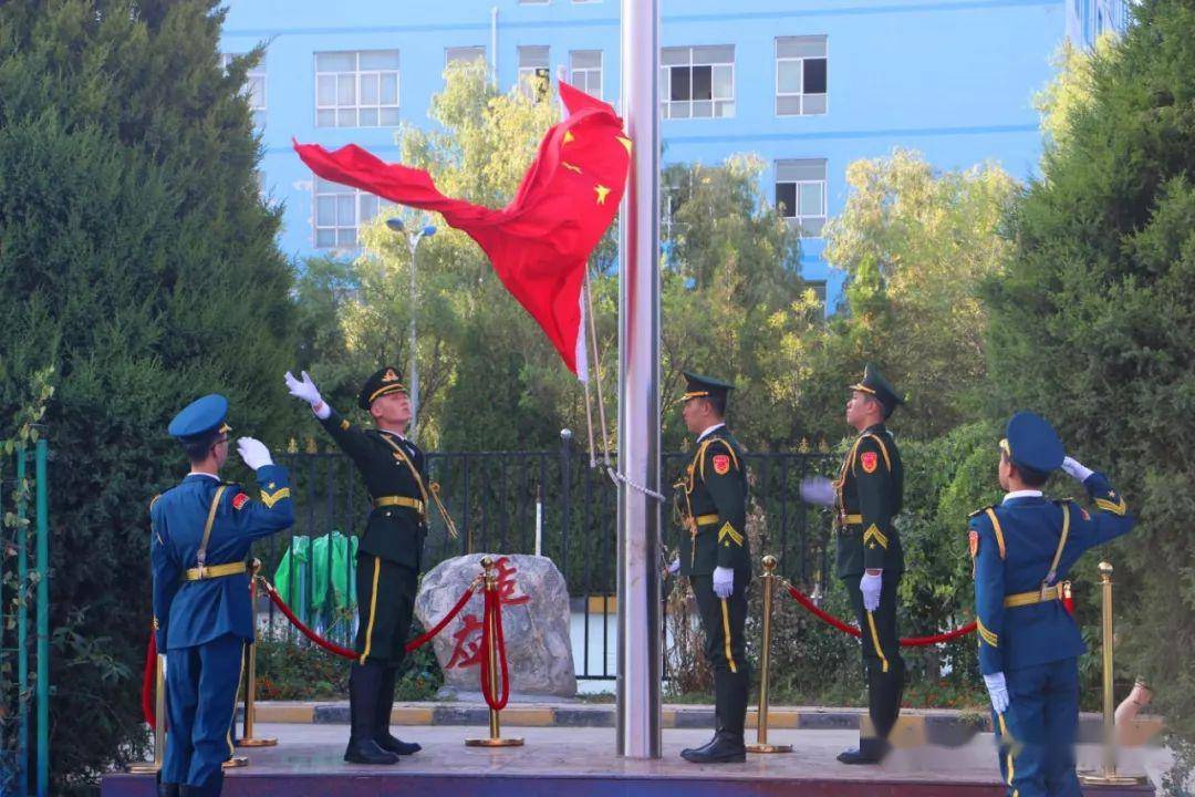 国旗班升旗仪式纪念"一二九"运动演讲比赛纪念"九一八"事变默哀活动