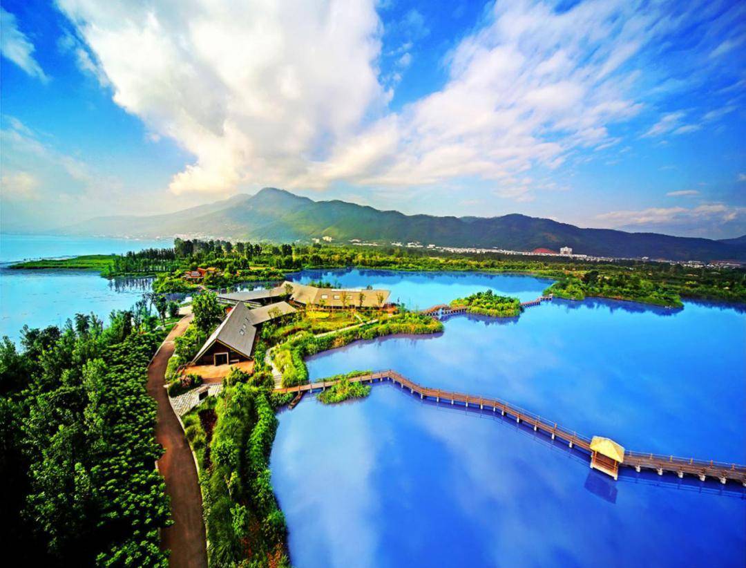 邛海是四川省第二大淡水湖,是首批国家级旅游度假区,国家4a级旅游景区