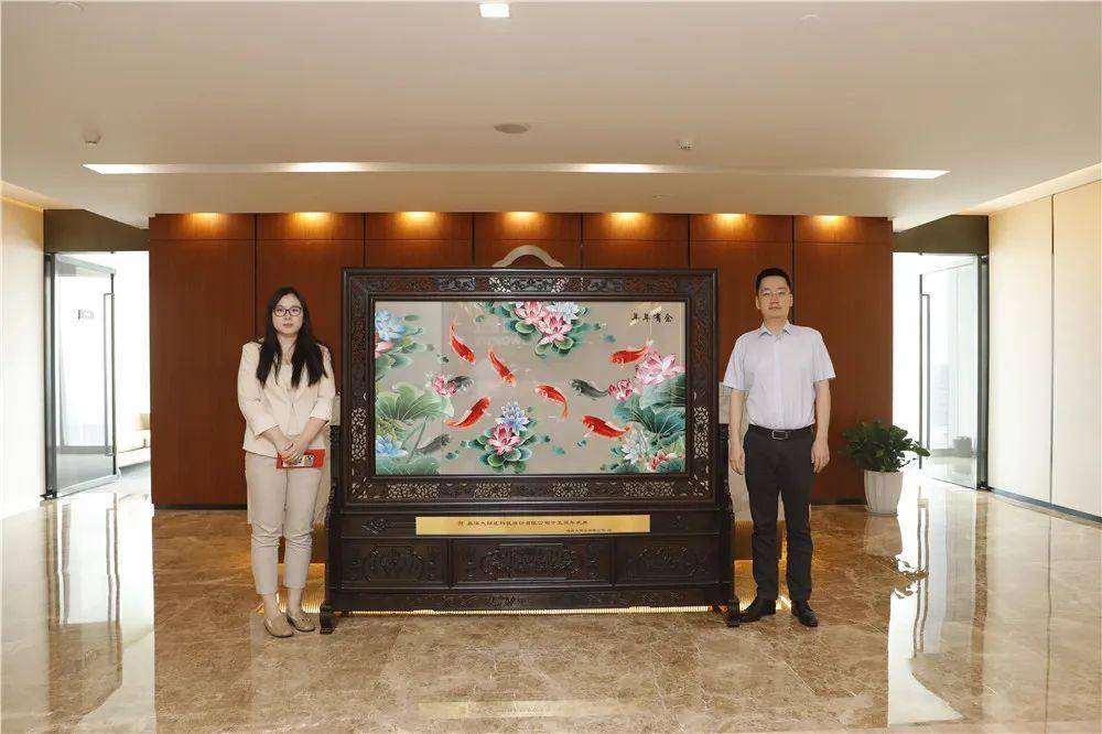 晶澳助理总裁靳军淼一行莅临通威太阳能座谈交流