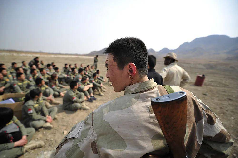 陈永青与他的保镖学校 | 正午视觉