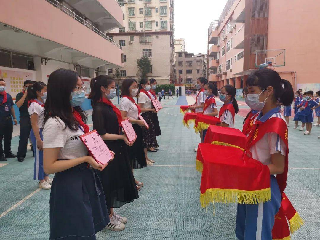 迎接少代会 争做好队员——记爱义学校2020新队员入队仪式