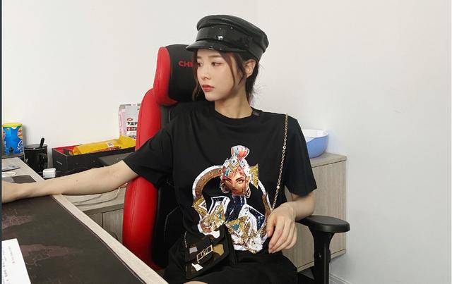 fpx晋级季中决赛后,糖小幽起飞分配冠军奖金!金贡拿不到一分钱