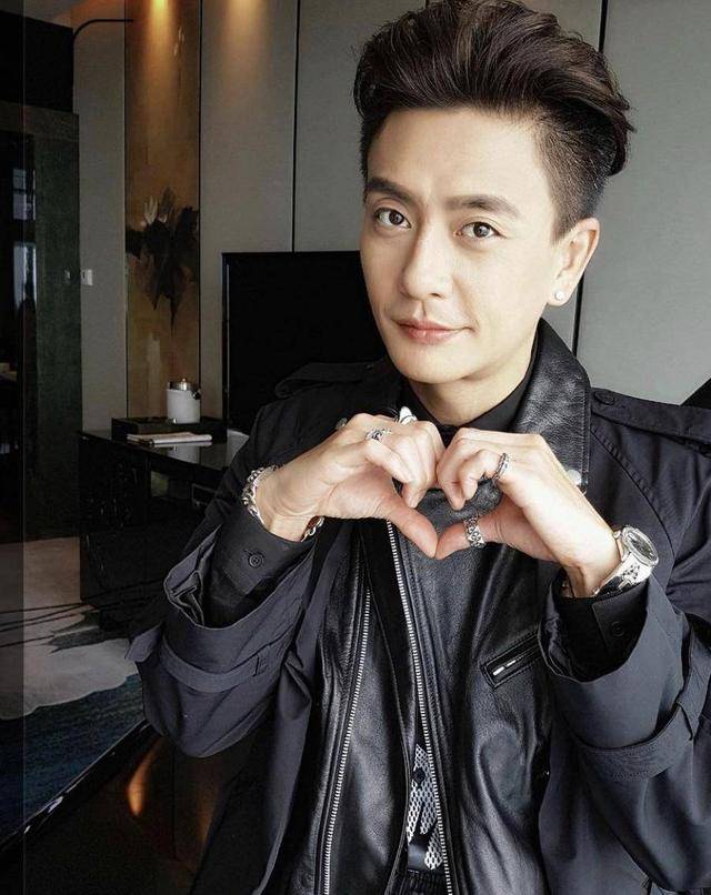 专业!黄宗泽新剧挑战全英文对白谈判,表现获赞女搭档直言其努力