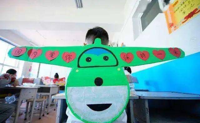 返校第一天花式防疫哪家强一米帽一米翅膀萌翻网友