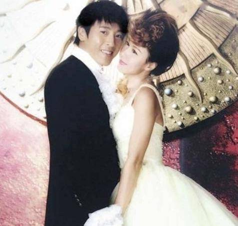 商,着手经营素食餐厅,6年以后才复出,还和相恋多年的女友麦景婷结婚了