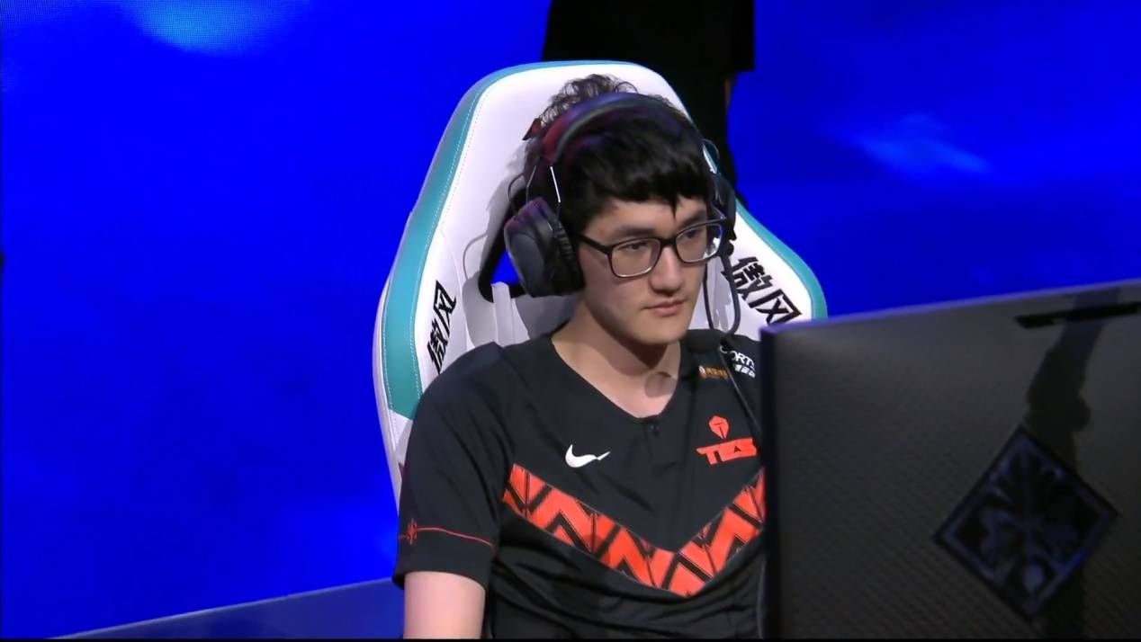 17次暴打韩国队伍!lpl又一传奇纪录公布,卡萨才是真的抗韩之王