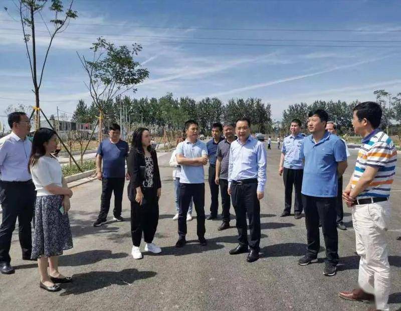 县委书记杨向喜到西部智能装备产业园督导检查园区建设情况