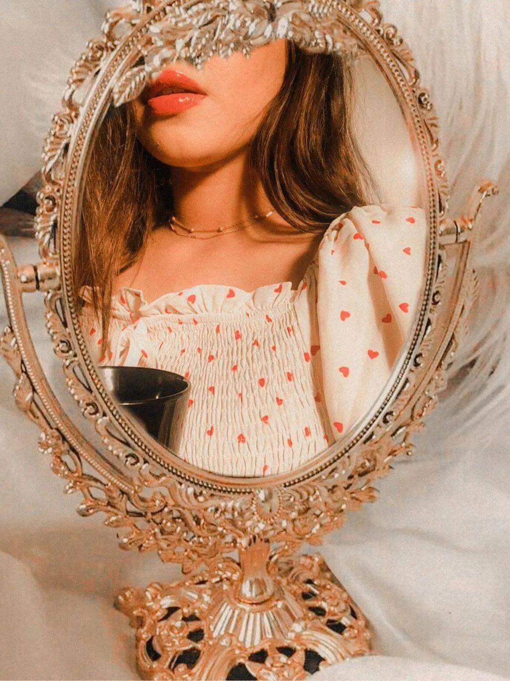 解锁对镜自拍技巧,分分钟在家拍出大片!_镜子