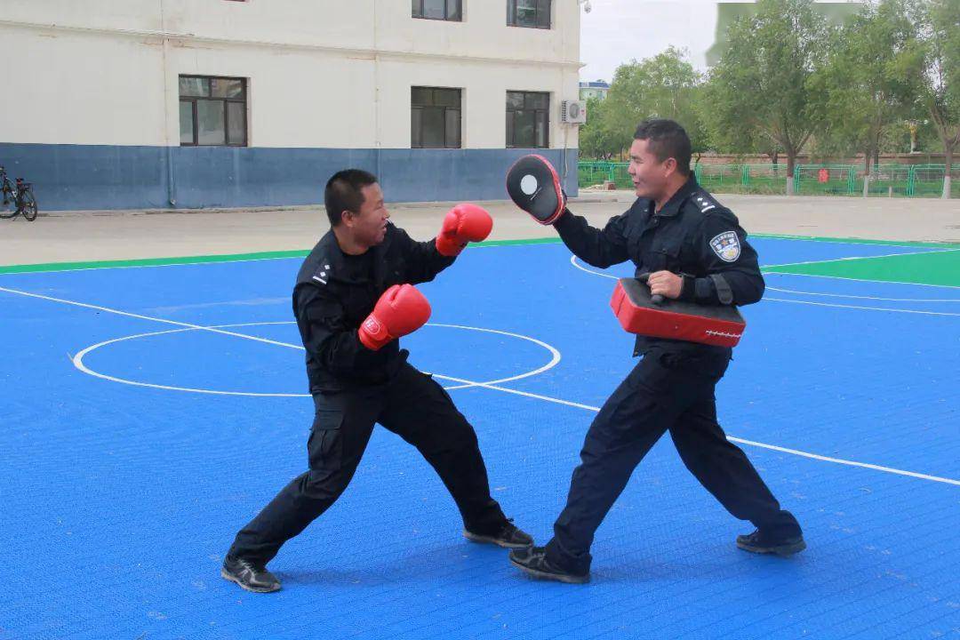 边管风采:散打对抗训练助力全警实战大练兵