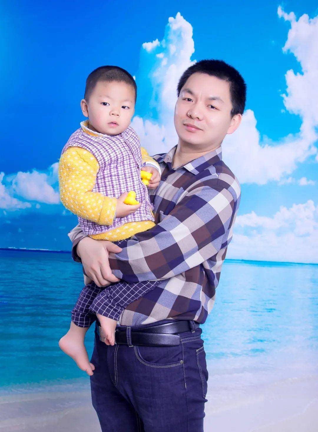 祁顶峰&儿子达达——你的妈妈 黄进你总会渐渐长大,迟早有一天会离开