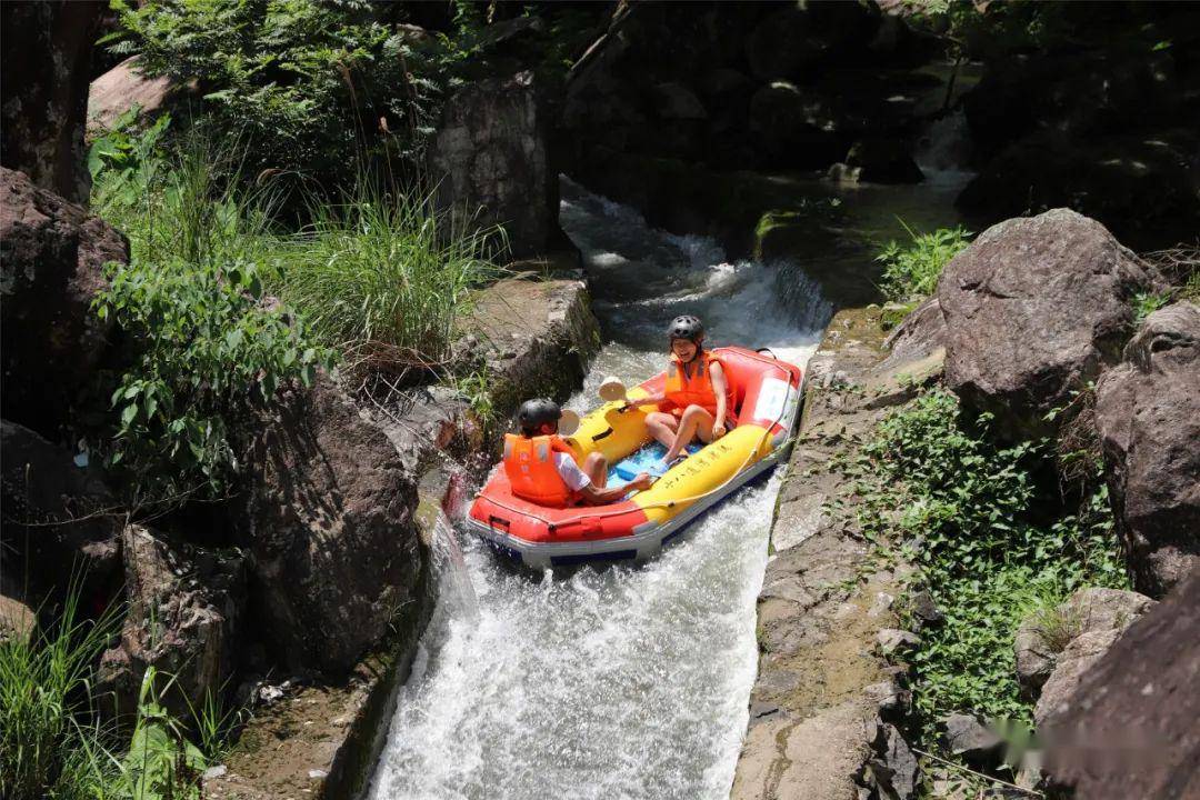 没玩过瓯海泽雅漂流的夏天是一个不完整的夏天!等你"湿身"!