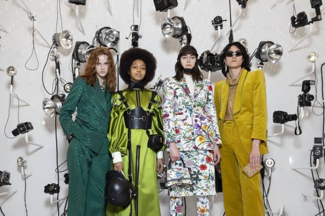 这不是GUCCI包包 Balenciaga 2022年春夏系列发布:CLONES 克隆💕