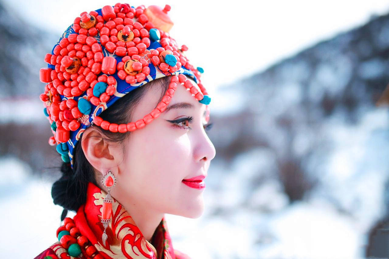 歌曲《雪域高原》 白玛央宗演唱 潘月剑作词