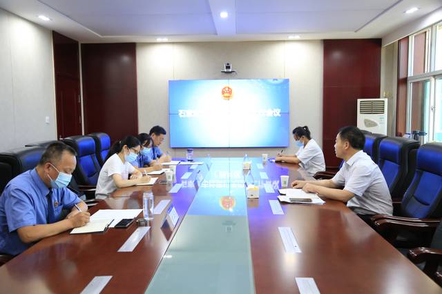 灵寿人口_灵寿一人被垃圾车侧翻压住,消防人员成功营救