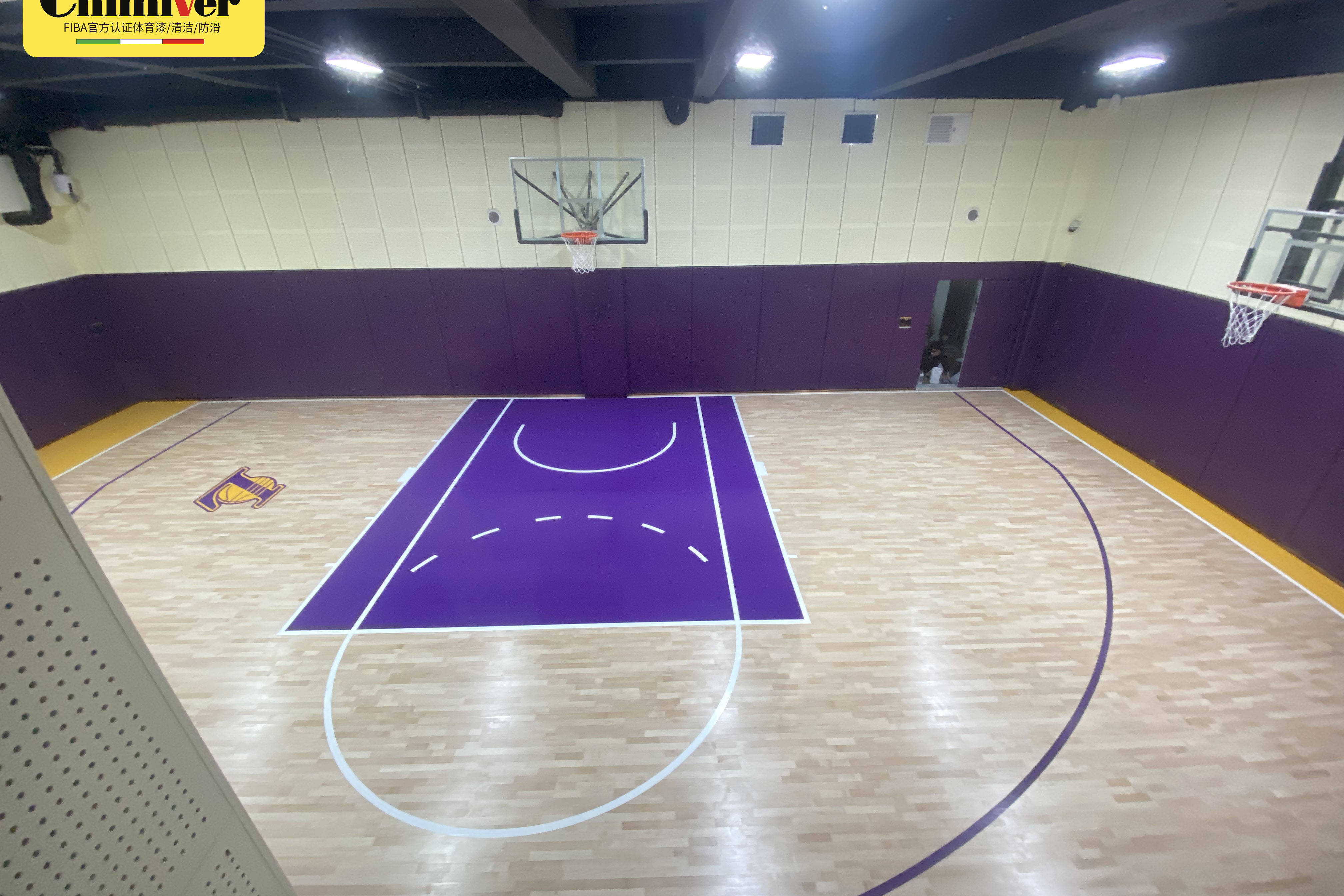 小面积球馆复刻nba湖人队主场地板彩漆效果,篮球木地板打磨翻新
