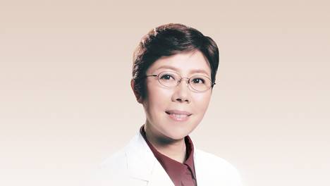 黄丽娜教授介绍说,女性是发生青光眼的高危人群,特别是40岁以上的女性