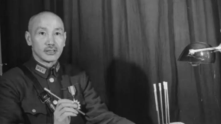 蒋介石的军事指挥才能水平高吗？