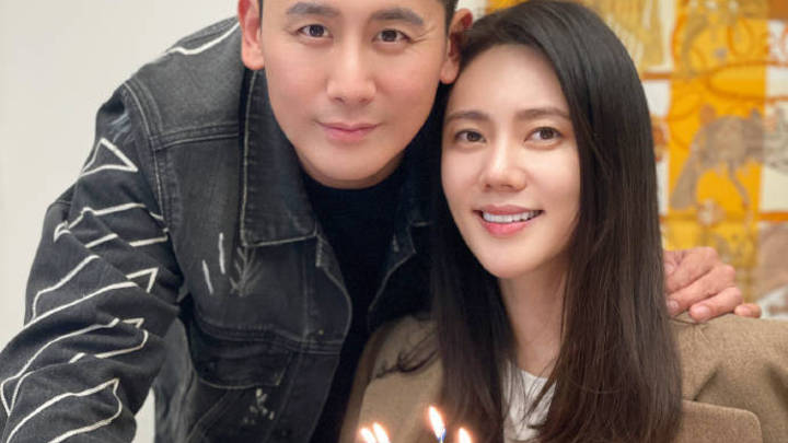 于晓光晒为秋瓷炫庆生合影，他们俩真的很幸福吗？