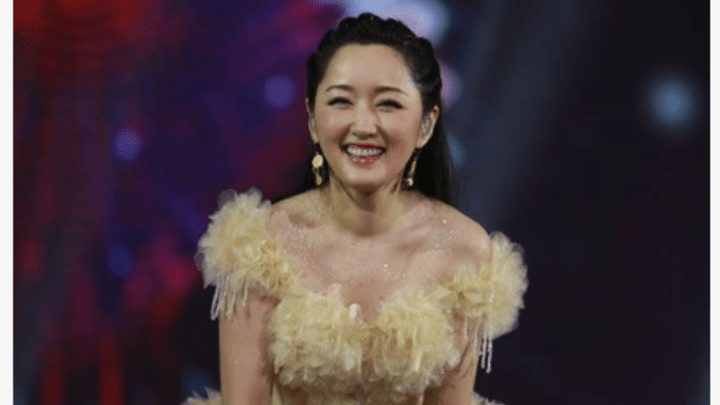 47岁杨钰莹终于领证了，你觉得是真的吗？