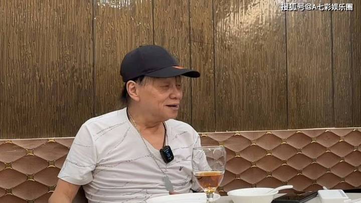 梁小龙爆料周星驰言谈没礼貌，他是在丑化别人吗？