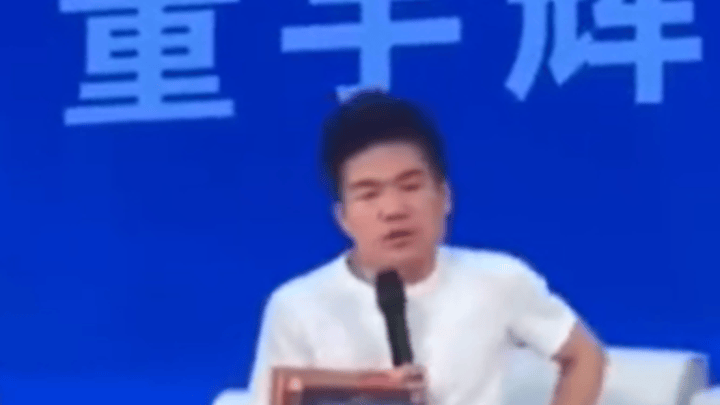 董宇辉称曾婉拒税后2亿年薪工作，你觉得是吹牛吗？