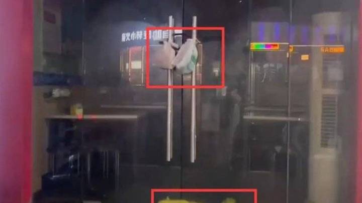 顾客吃馄饨多加调料被打，你怎么看？