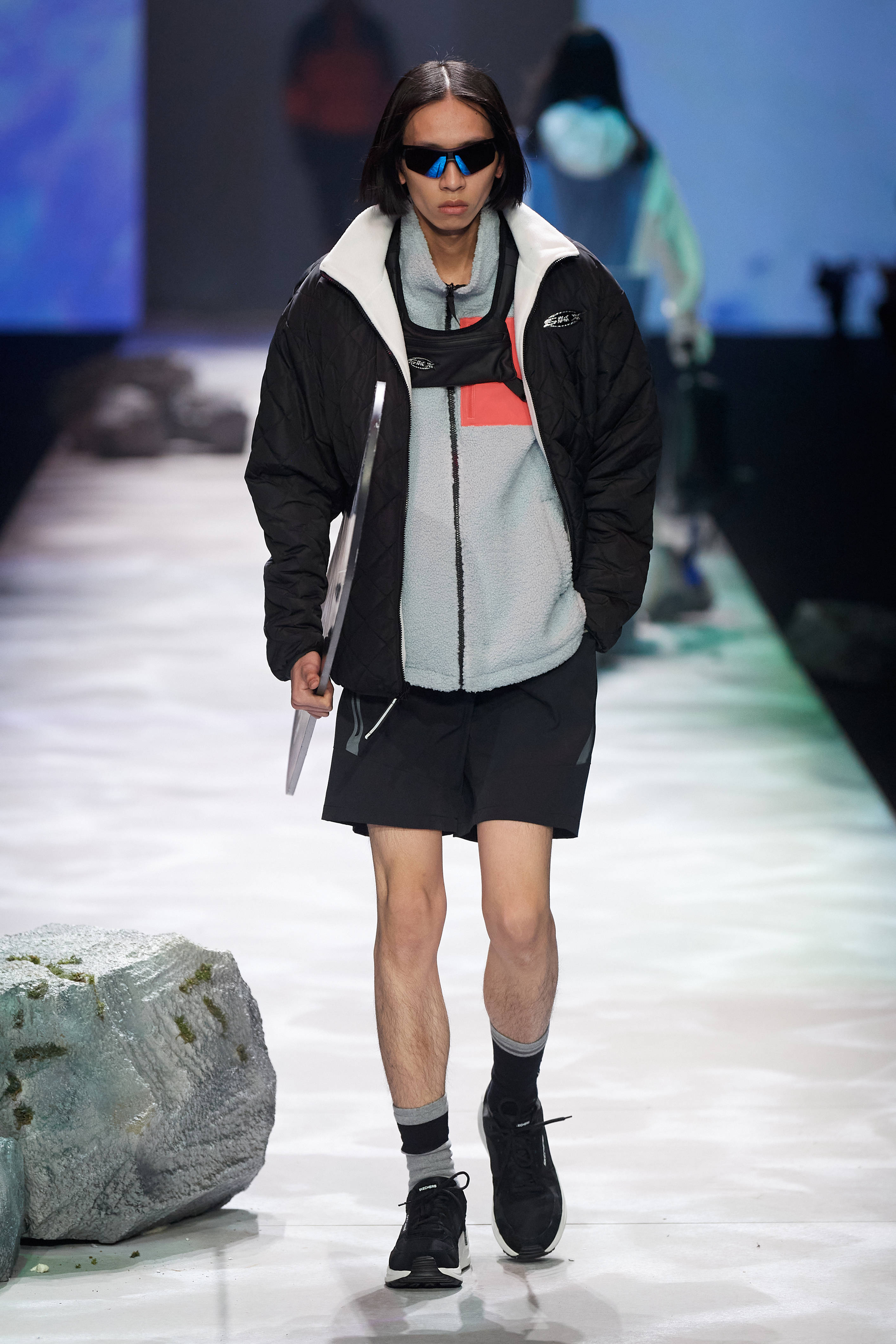 木子洋走秀,斯凯奇"身临奇境"时装秀亮相上海时装周