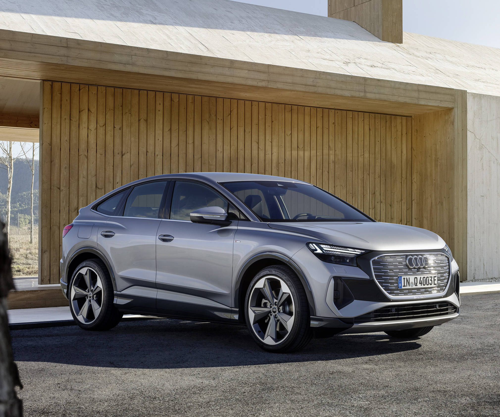 奥迪q4etron家族正式首发亮相外观很有未来感