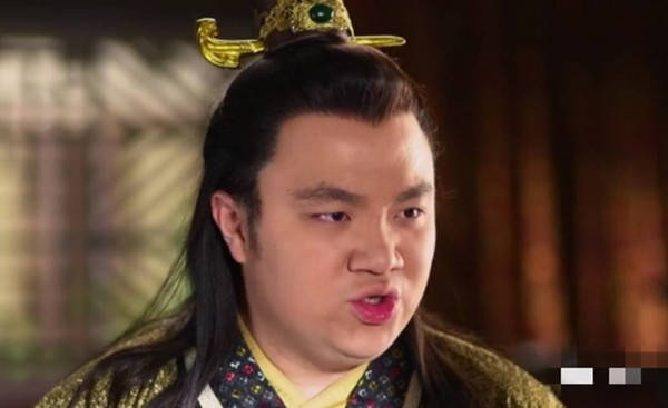 中饰演 李春天的同事沈光明《妈妈的花样年华》中饰演小儿子苏康