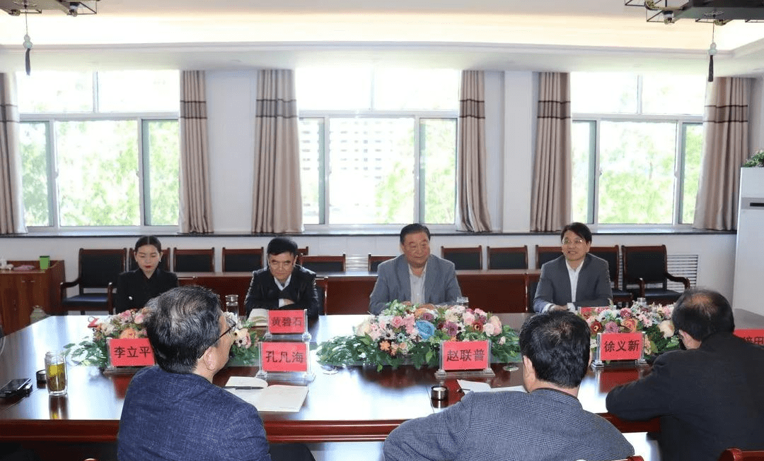 滕州市善国中学与北辛等中学座谈掠影