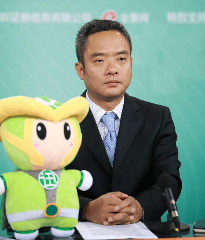 3月29日发起反击,向董事会提交了《关于免除袁旭董事职务的临时提案》